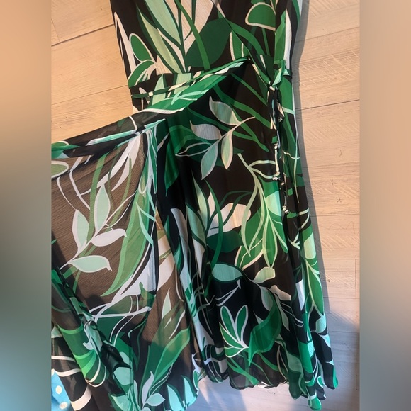 Calvin Klein Green and Black Leaf Print Midi Dress - Picture 11 of 12